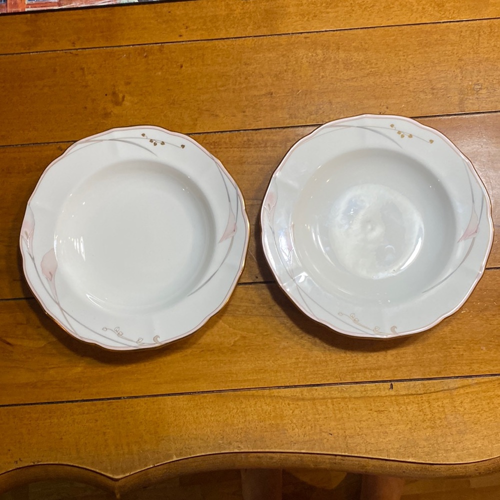 Mikasa Discontinued: Bellamy. Large rim soup bowl bone china. Price for the set